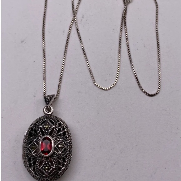 Art deco sterling silver and Garnet beautiful condition for the age - Picture 3 of 10